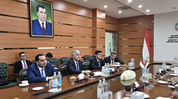 Мулоқоти Вазири молияи Ҷумҳурии Тоҷикистон бо Вазири иқтисод ва сайёҳии Амороти Муттаҳидаи Араб